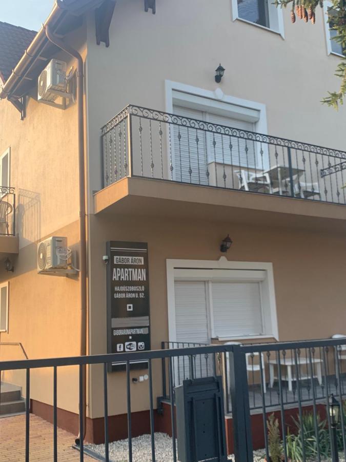 Gabor Aron Apartment Hajdúszoboszló Exterior foto